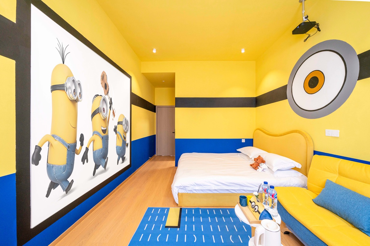 Minions Queen Room - view 4