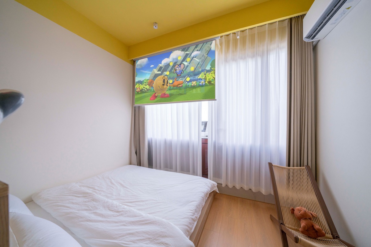 One Piece Queen Room - view 1