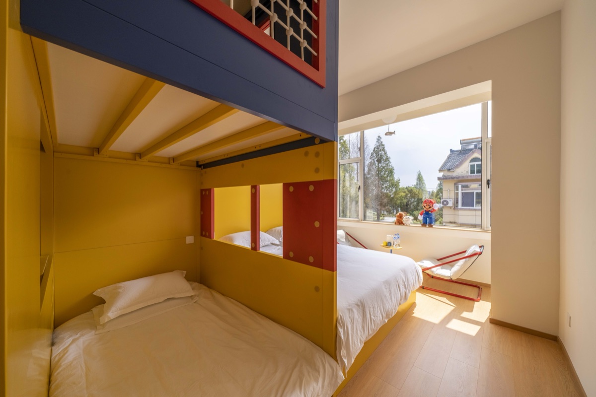 Tetris Slide Twin Room - view 2